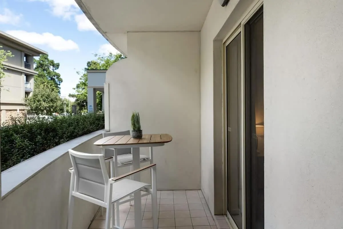 Central 3Br Apt Parking Wifi Netflix Adelaide Apartment