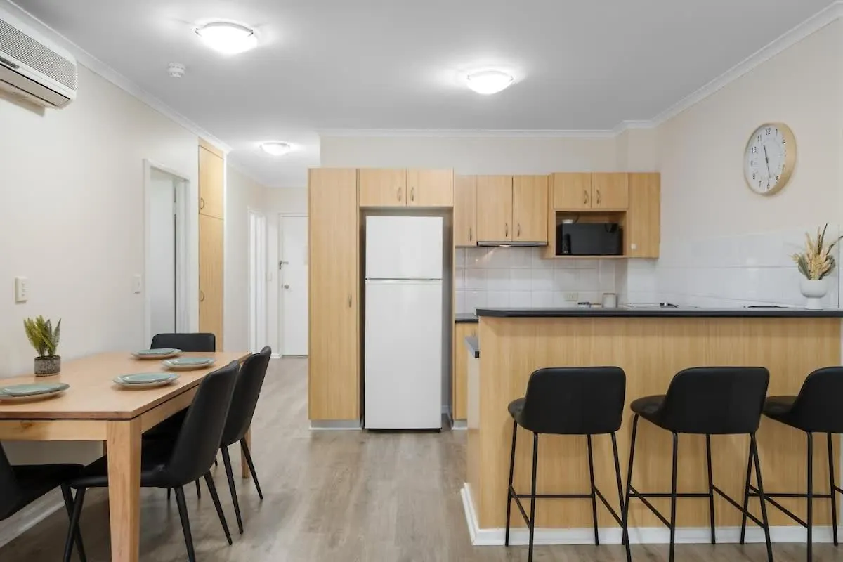 Central 3Br Apt Parking Wifi Netflix Adelaide Apartment