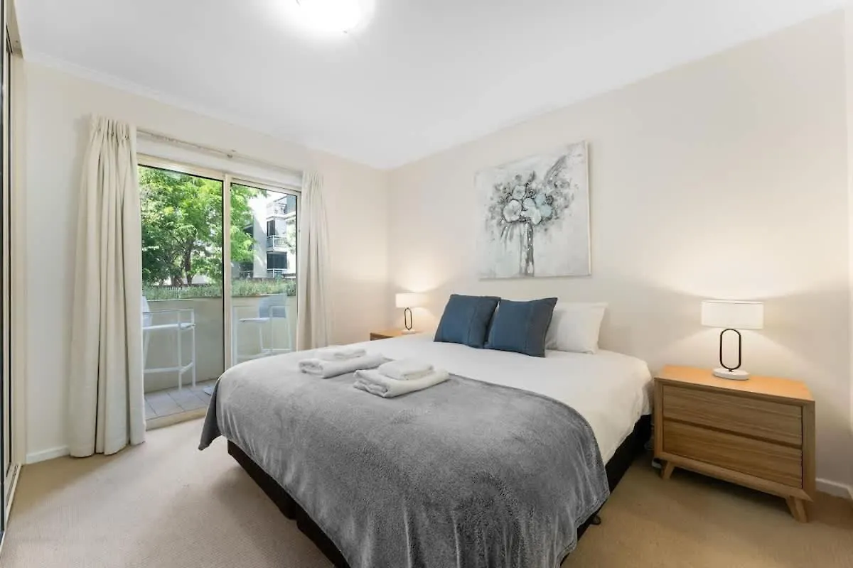 Central 3Br Apt Parking Wifi Netflix Adelaide Apartment