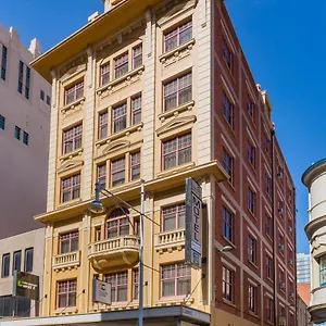 Hotel Paringa, Adelaide